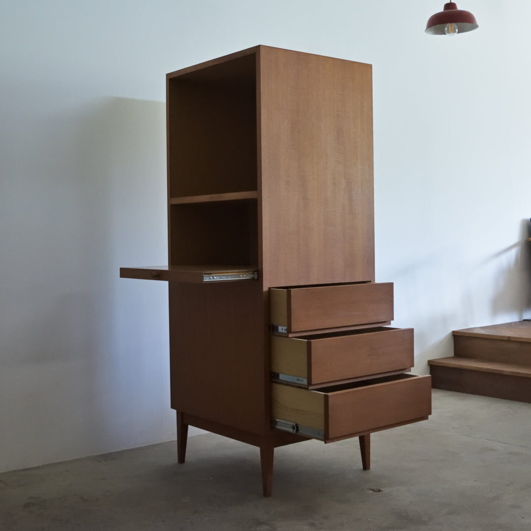 キッチンキャビネット