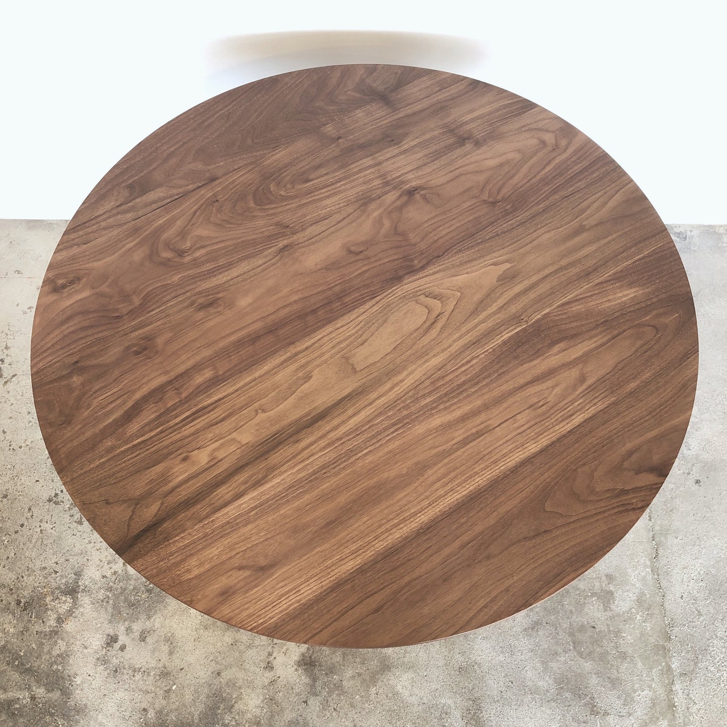 ラウンドテーブル